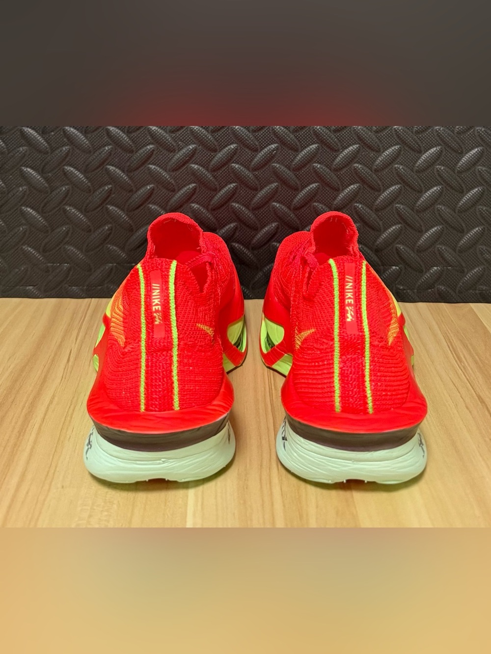 Nike Air Zoom Alphafly NEXT% 3 Bright Crimson FD8311-600 Mens Size 6.5 Womens 8 - Picture 3 of 5